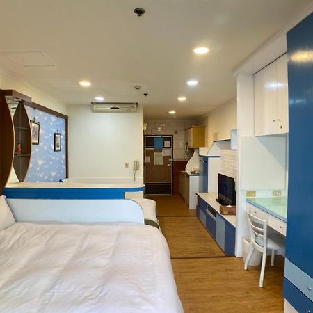 Ct Theme Suite Kaohsiung Exterior photo